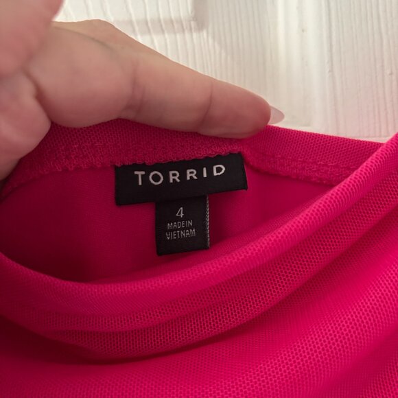 Ruched Mesh Wiggle Dress - Picture 3 of 4